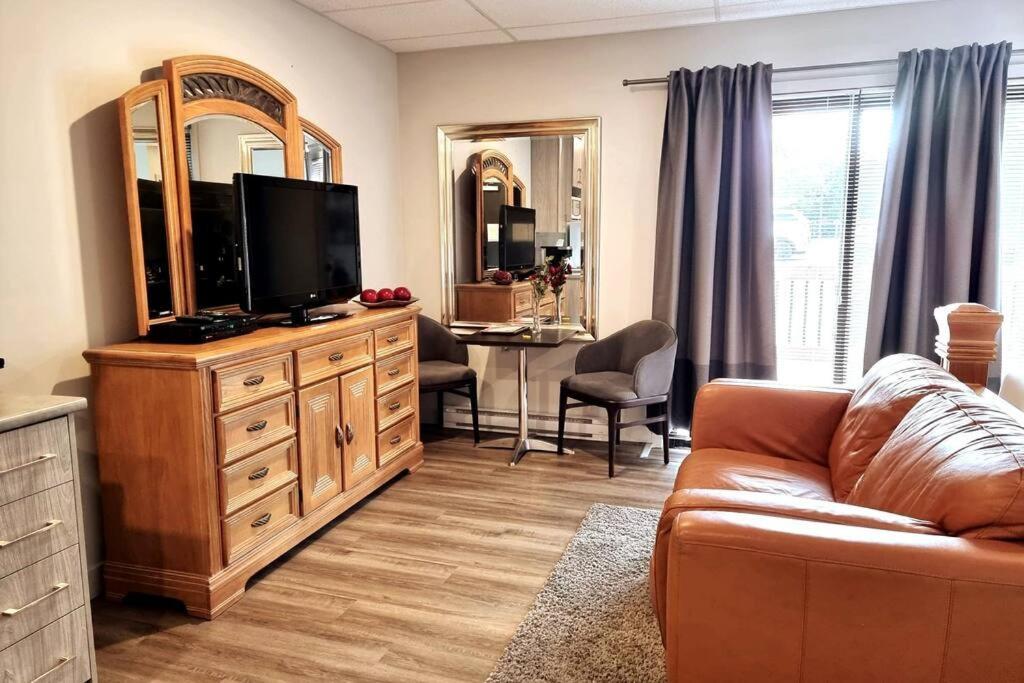 Cozy Spacious 1-Bdr Studio #8. Free Parking Gatineau Dış mekan fotoğraf